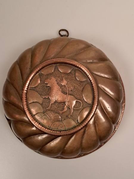 Kupferschüssel Löwe